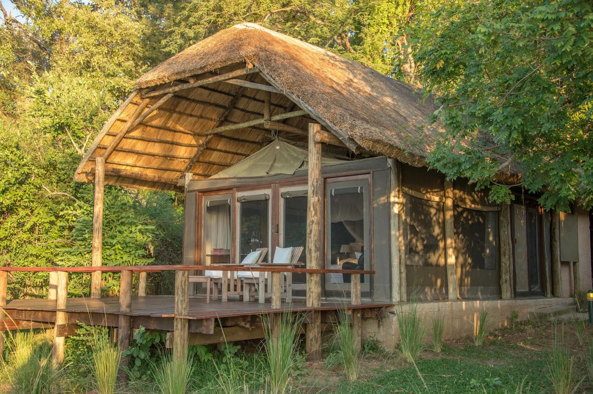 Royal Zambezi Lodge Mafuta Exterior photo