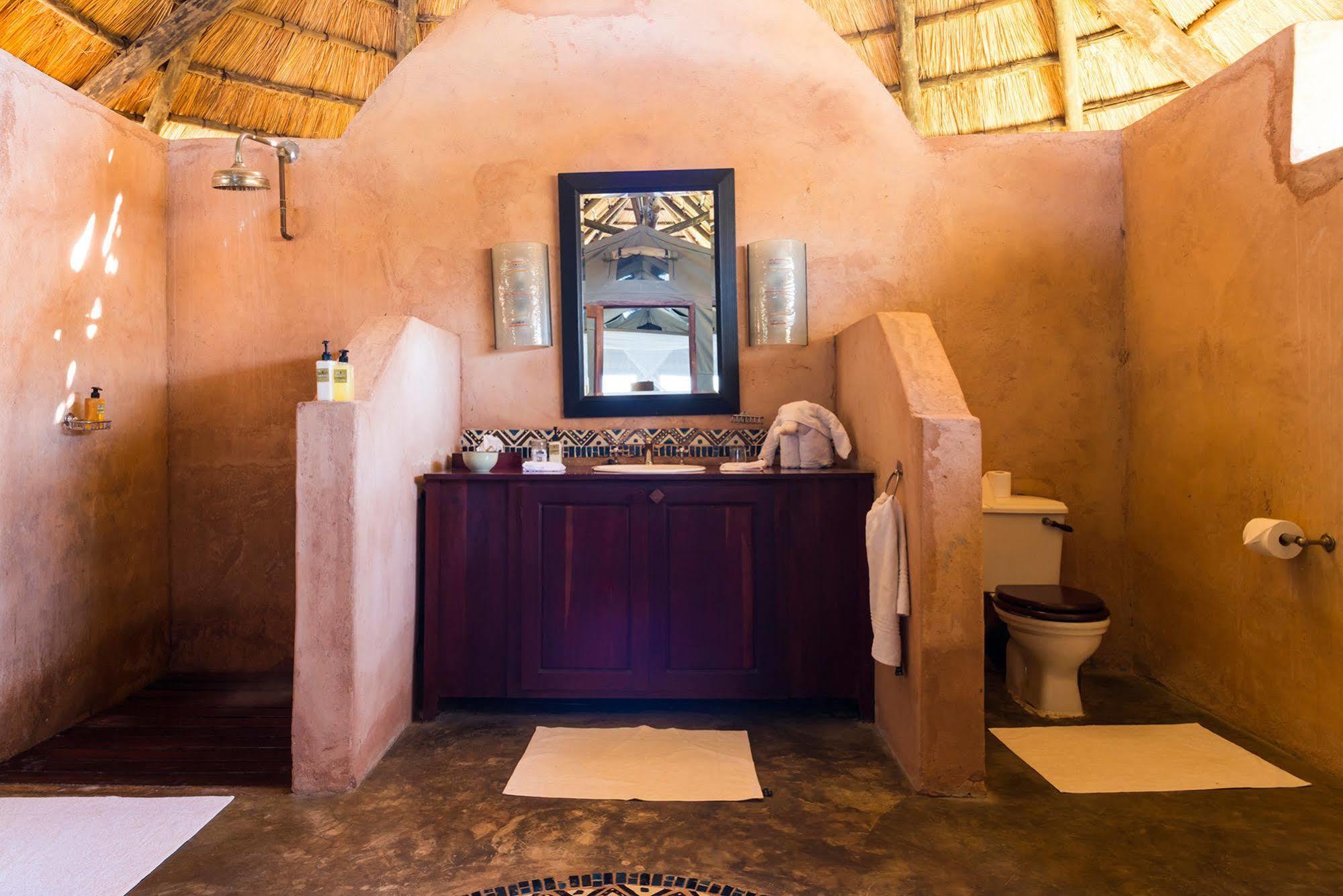 Royal Zambezi Lodge Mafuta Exterior photo